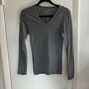 GAP Perfect Black and Gray Stripe Fitted Long Sleeve Tee
